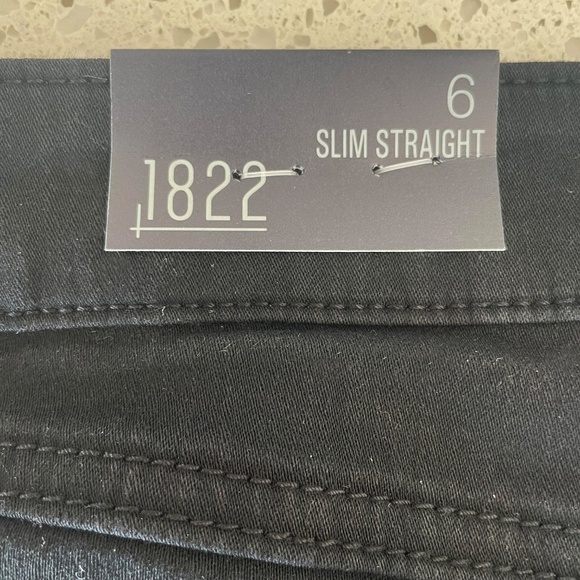 NWT 🦋 1822 Slim Straight Black Jeans | size: 6 - Picture 4 of 14